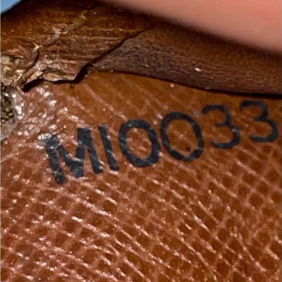 Authentic Louis Vuitton Monogram Kisslock Wallet - Picture 12 of 13